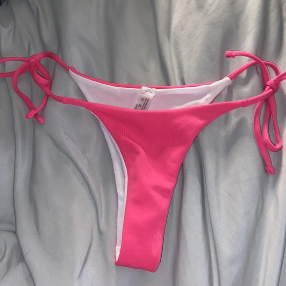 bikini - Picture 3 of 3